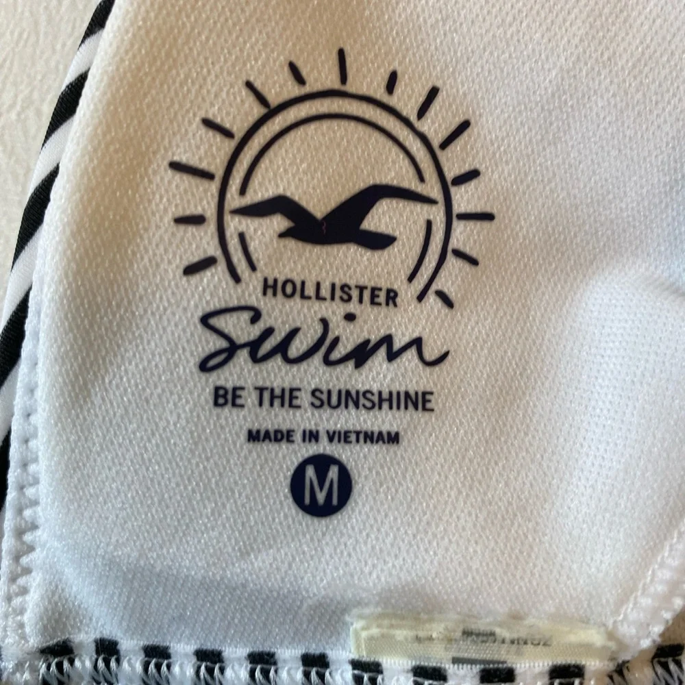 Hollister Co. bikini top CLOSET CLEAR OUT - Picture 2 of 3